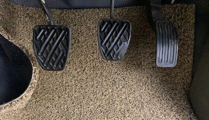 2016 Datsun Go Plus T, Petrol, Manual, 74,805 km, Pedals