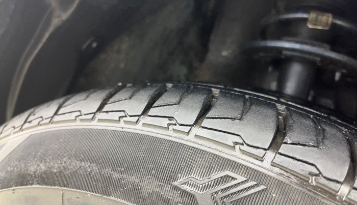 2018 Maruti Baleno DELTA PETROL 1.2, Petrol, Manual, 61,526 km, Right Front Tyre Tread