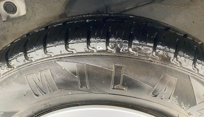 2013 Hyundai i10 MAGNA 1.2, CNG, Manual, 56,372 km, Left Rear Tyre Tread