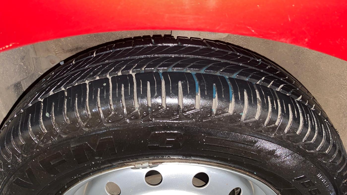 2014 Maruti Celerio LXI, Petrol, Manual, 26,646 km, Left Front Tyre Tread
