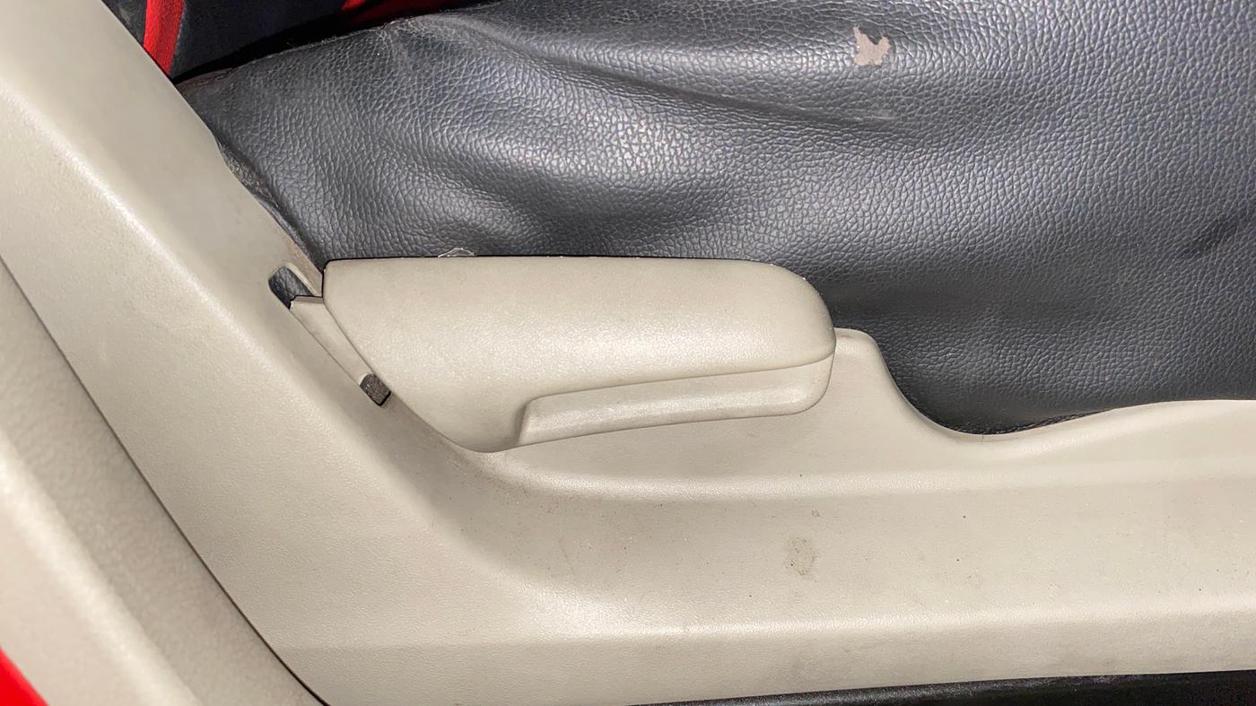 2014 Maruti Celerio LXI, Petrol, Manual, 26,646 km, Driver Side Adjustment Panel