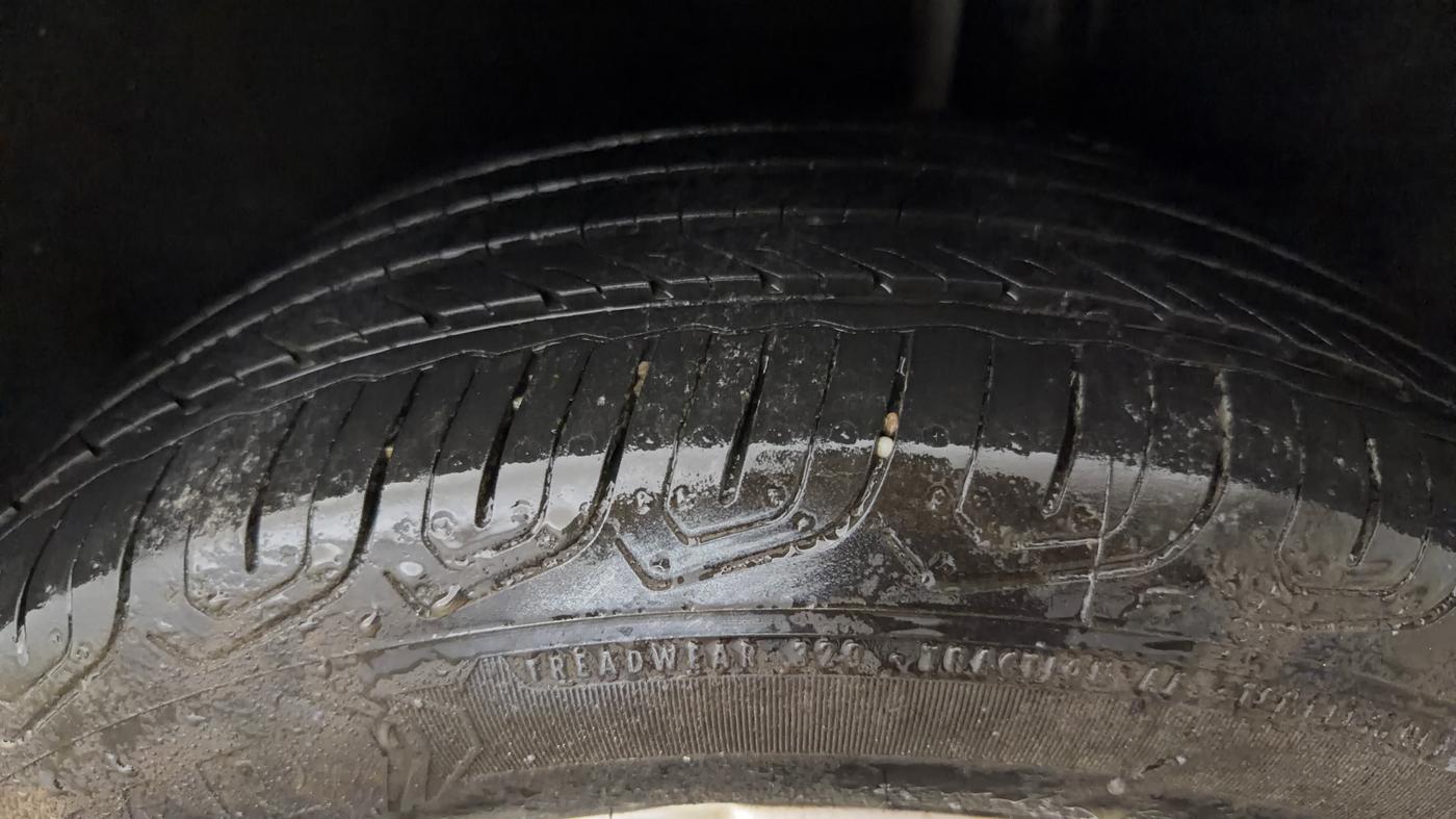 2017 Ford Ecosport TITANIUM 1.5L PETROL AT, Petrol, Automatic, 1,13,429 km, Left Rear Tyre Tread