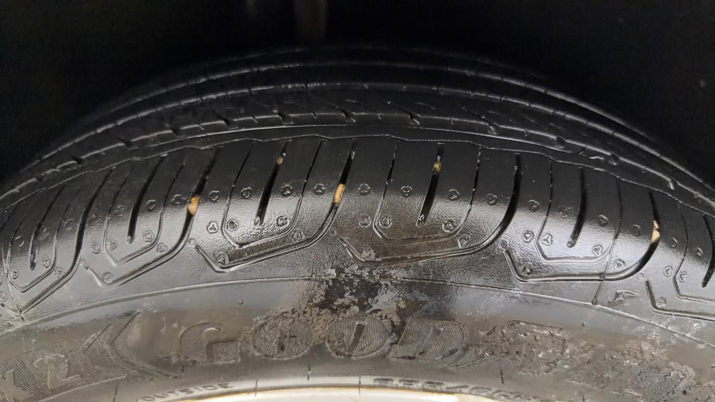 2017 Ford Ecosport TITANIUM 1.5L PETROL AT, Petrol, Automatic, 1,13,429 km, Right Rear Tyre Tread