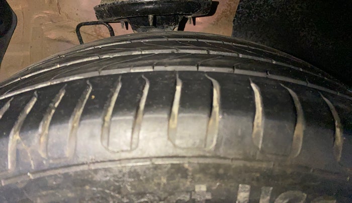 2021 MG ASTOR SHARP 1.5 MT, Petrol, Manual, 33,941 km, Right Front Tyre Tread