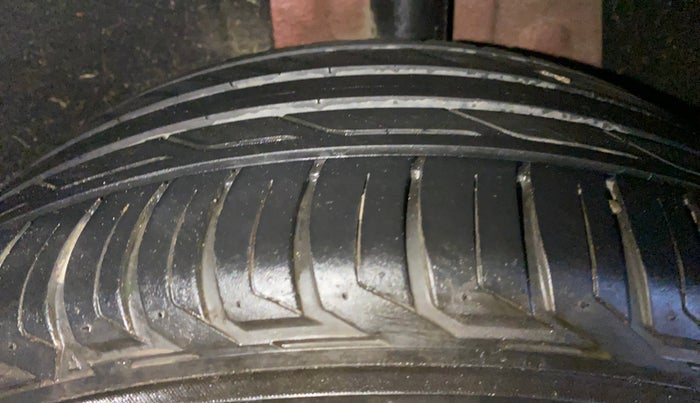 2021 MG ASTOR SHARP 1.5 MT, Petrol, Manual, 33,941 km, Left Rear Tyre Tread