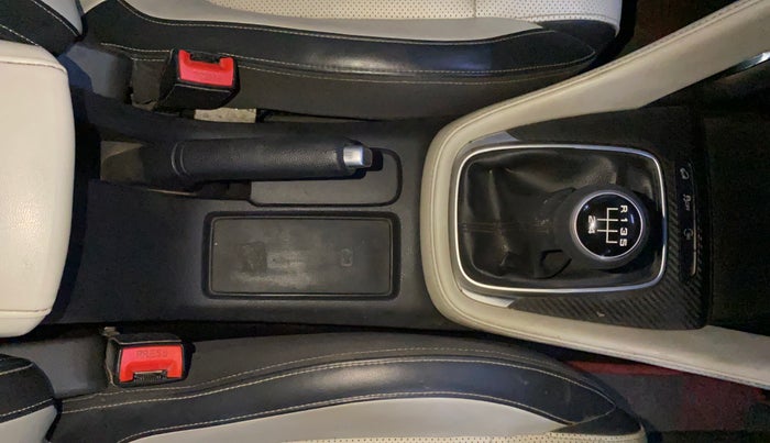 2021 MG ASTOR SHARP 1.5 MT, Petrol, Manual, 33,941 km, Gear Lever