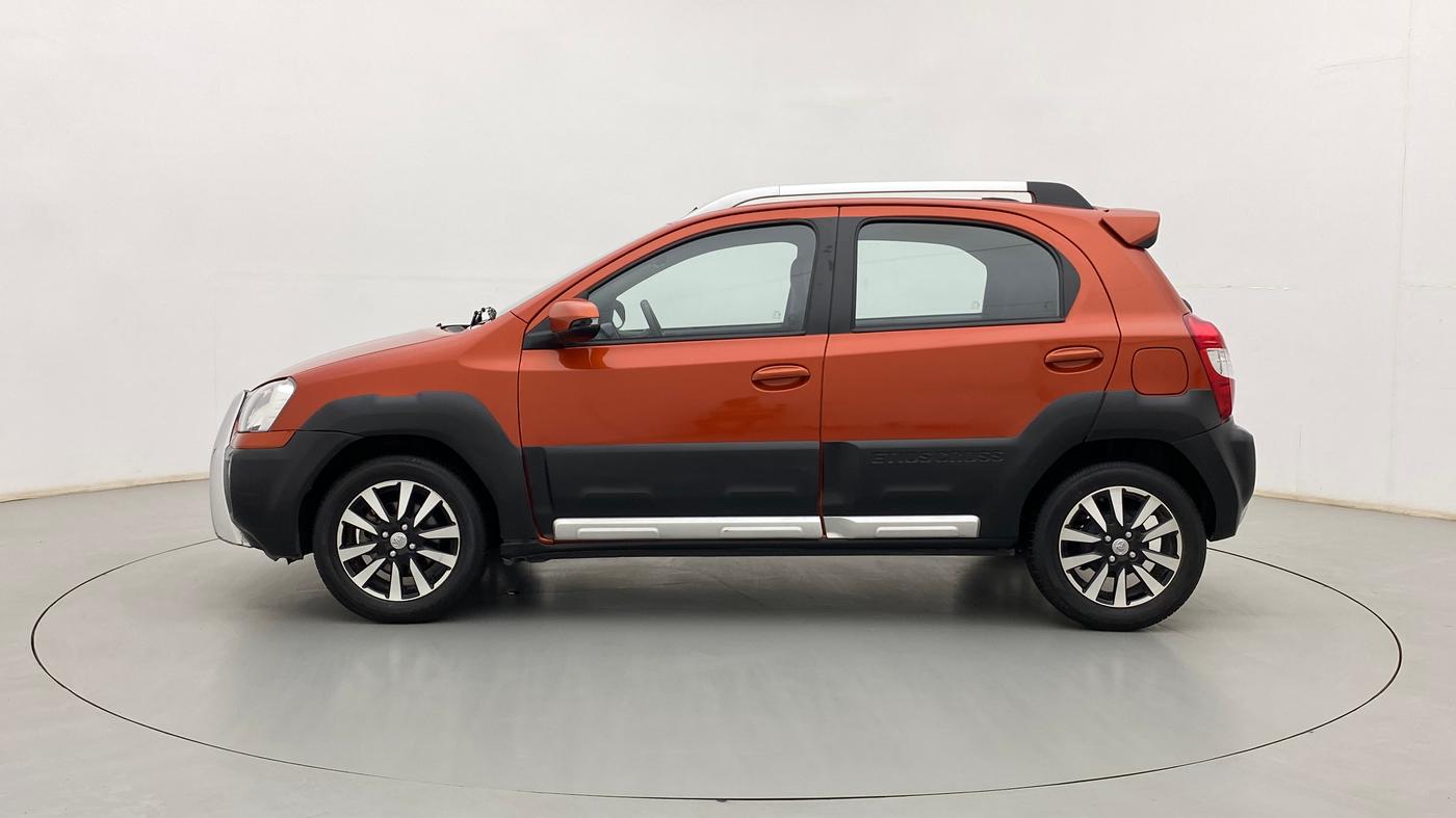 2015 Toyota Etios CROSS 1.2 G, Petrol, Manual, 28,401 km, Left Side