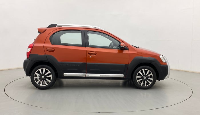 2015 Toyota Etios CROSS 1.2 G, Petrol, Manual, 28,401 km, Right Side View