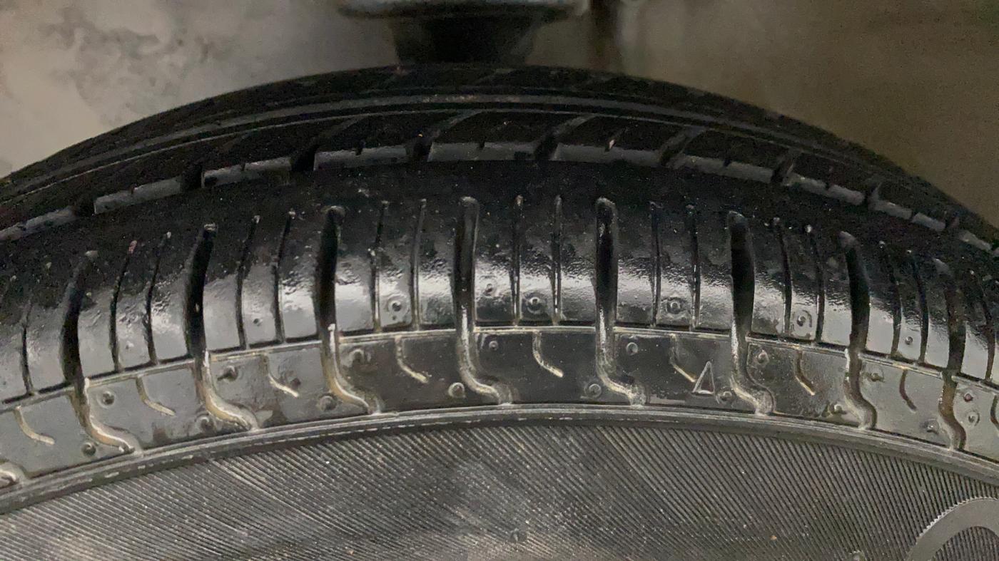 2013 Maruti Alto 800 LXI, Petrol, Manual, 60,019 km, Left Front Tyre Tread