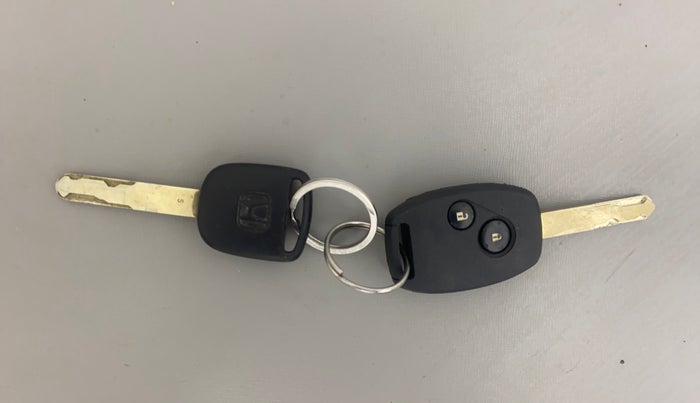 2015 Honda Amaze 1.2L I-VTEC S, Petrol, Manual, 35,479 km, Key Close Up