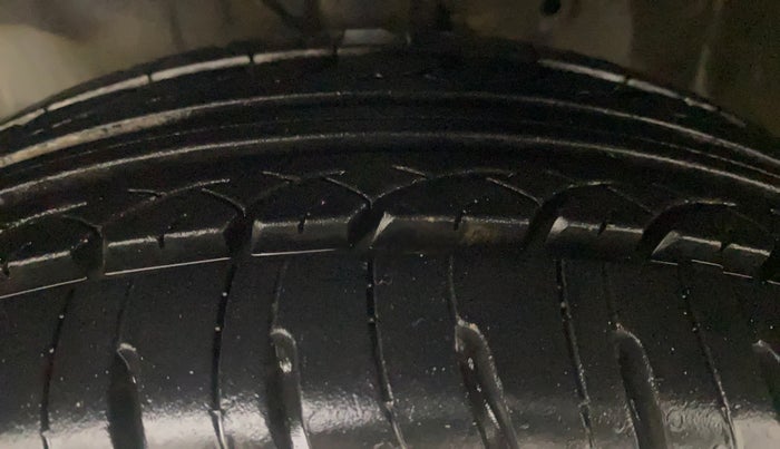 2015 Honda Amaze 1.2L I-VTEC S, Petrol, Manual, 35,479 km, Left Front Tyre Tread