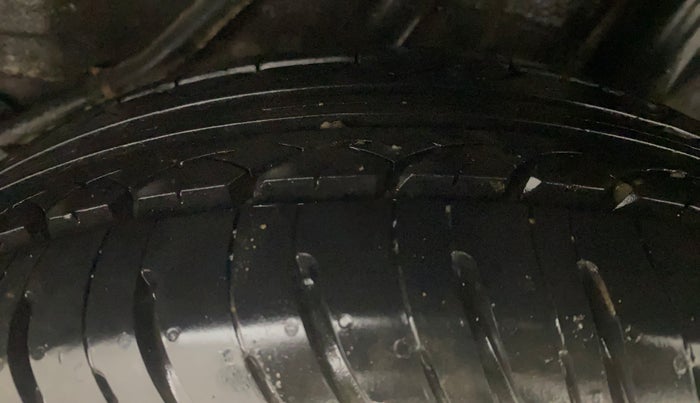 2015 Honda Amaze 1.2L I-VTEC S, Petrol, Manual, 35,479 km, Left Rear Tyre Tread