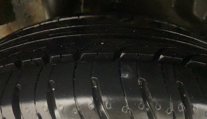 2015 Honda Amaze 1.2L I-VTEC S, Petrol, Manual, 35,479 km, Right Rear Tyre Tread