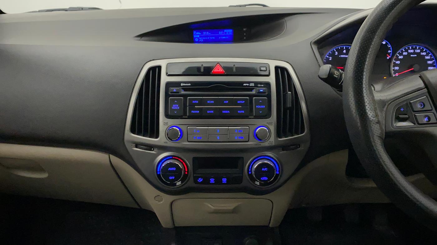 2013 Hyundai i20 SPORTZ 1.2, Petrol, Manual, 56,404 km, Air Conditioner