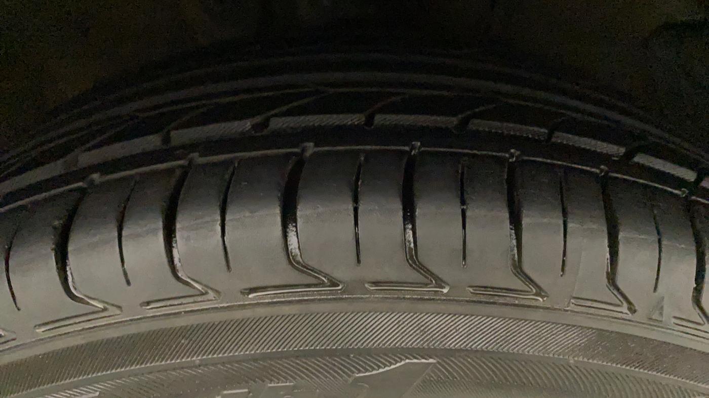 2013 Hyundai i20 SPORTZ 1.2, Petrol, Manual, 56,404 km, Right Front Tyre Tread