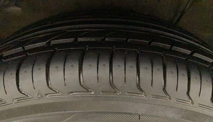 2013 Hyundai i20 SPORTZ 1.2, Petrol, Manual, 56,404 km, Right Rear Tyre Tread