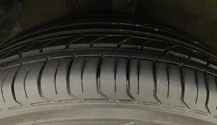 2013 Hyundai i20 SPORTZ 1.2, Petrol, Manual, 56,404 km, Left Front Tyre Tread