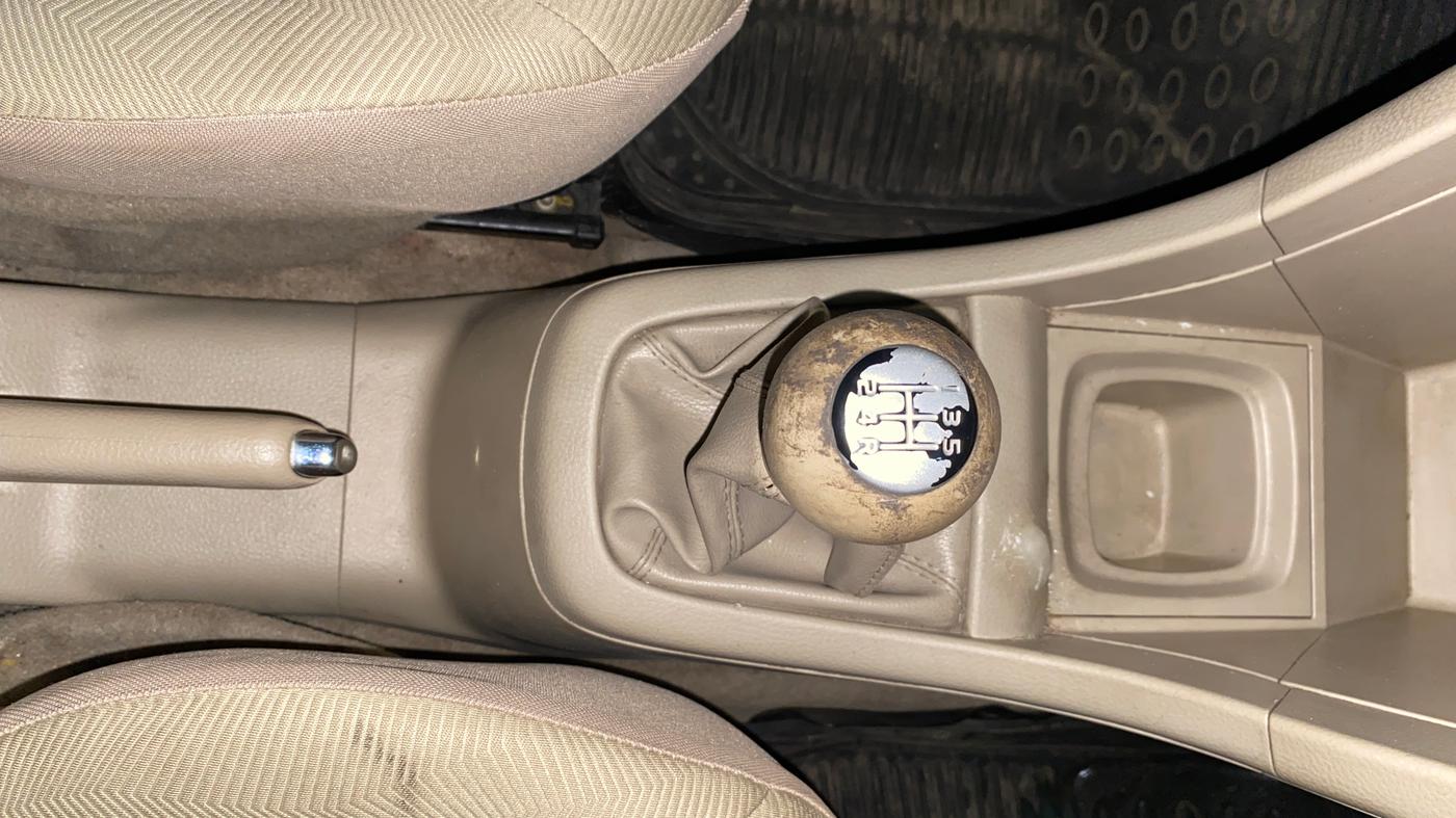 2016 Maruti Ertiga VXI, Petrol, Manual, 86,198 km, Gear Lever