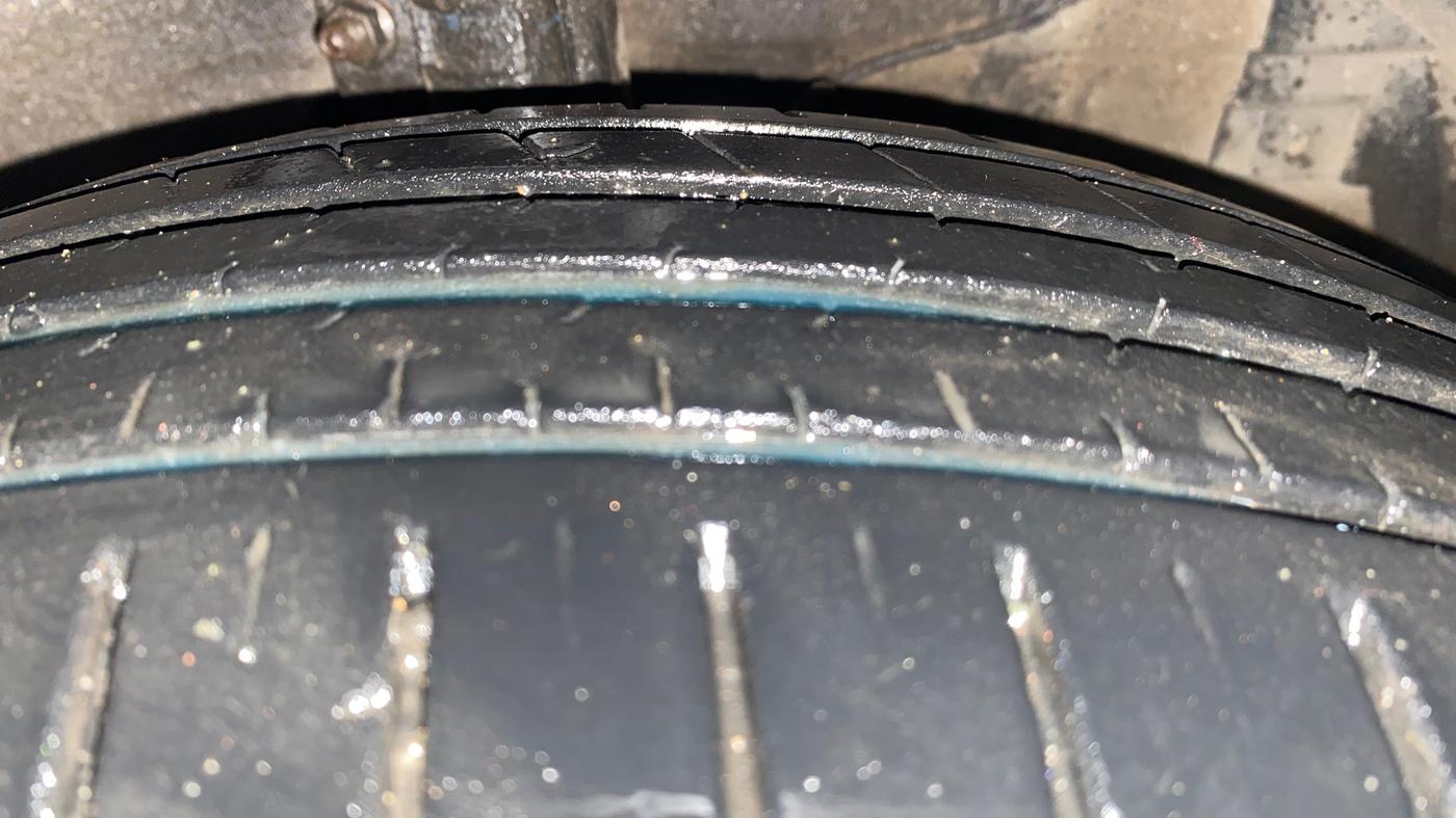 2016 Maruti Ertiga VXI, Petrol, Manual, 86,198 km, Right Front Tyre Tread