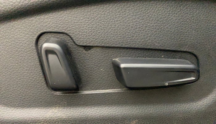 2022 KIA SELTOS X LINE 1.5 DIESEL AT, Diesel, Automatic, 33,668 km, Driver Side Adjustment Panel