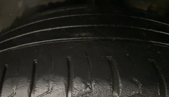 2022 KIA SELTOS X LINE 1.5 DIESEL AT, Diesel, Automatic, 33,668 km, Left Rear Tyre Tread