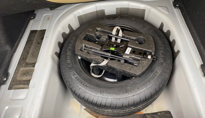 2022 Volkswagen VIRTUS HIGHLINE TSI 1.0 AT, Petrol, Automatic, 42,682 km, Spare Tyre