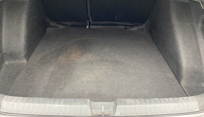 2022 Volkswagen VIRTUS HIGHLINE TSI 1.0 AT, Petrol, Automatic, 42,682 km, Boot Inside