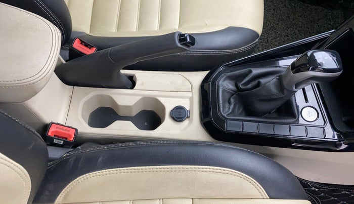 2022 Volkswagen VIRTUS HIGHLINE TSI 1.0 AT, Petrol, Automatic, 42,682 km, Gear Lever