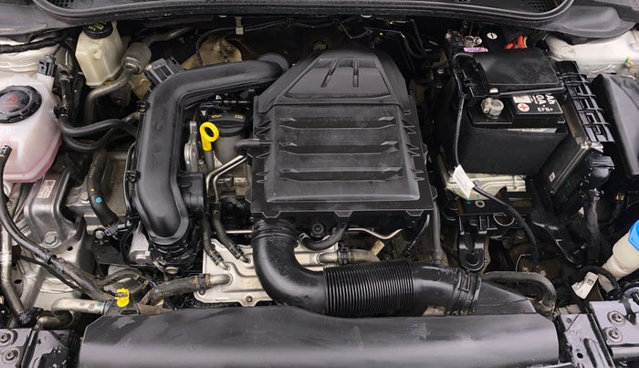 2022 Volkswagen VIRTUS HIGHLINE TSI 1.0 AT, Petrol, Automatic, 42,682 km, Engine View