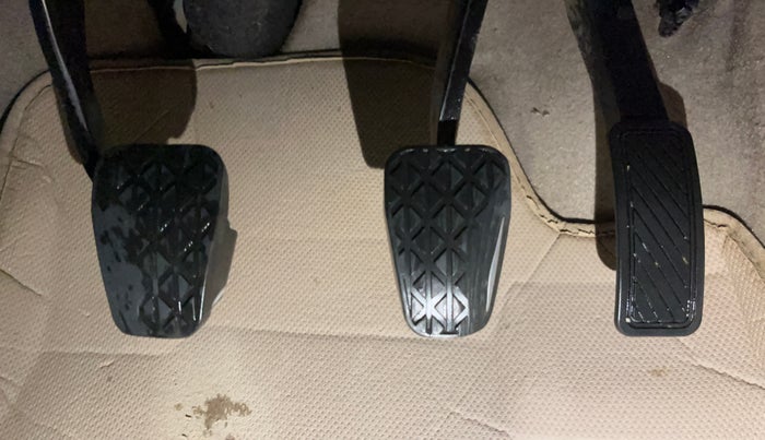 2017 Ford Figo Aspire TITANIUM 1.2 PETROL, Petrol, Manual, 58,060 km, Pedals