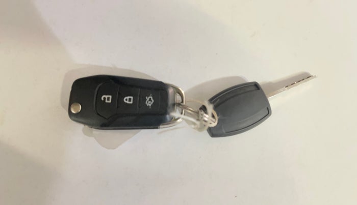 2017 Ford Figo Aspire TITANIUM 1.2 PETROL, Petrol, Manual, 58,060 km, Key Close Up