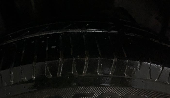 2017 Ford Figo Aspire TITANIUM 1.2 PETROL, Petrol, Manual, 58,060 km, Right Rear Tyre Tread