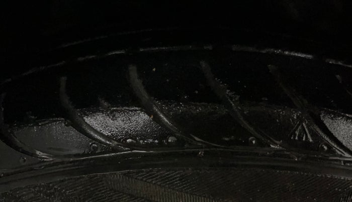 2017 Ford Figo Aspire TITANIUM 1.2 PETROL, Petrol, Manual, 58,060 km, Right Front Tyre Tread