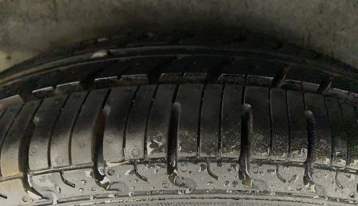 2011 Hyundai i10 MAGNA 1.1, Petrol, Manual, 82,143 km, Right Rear Tyre Tread