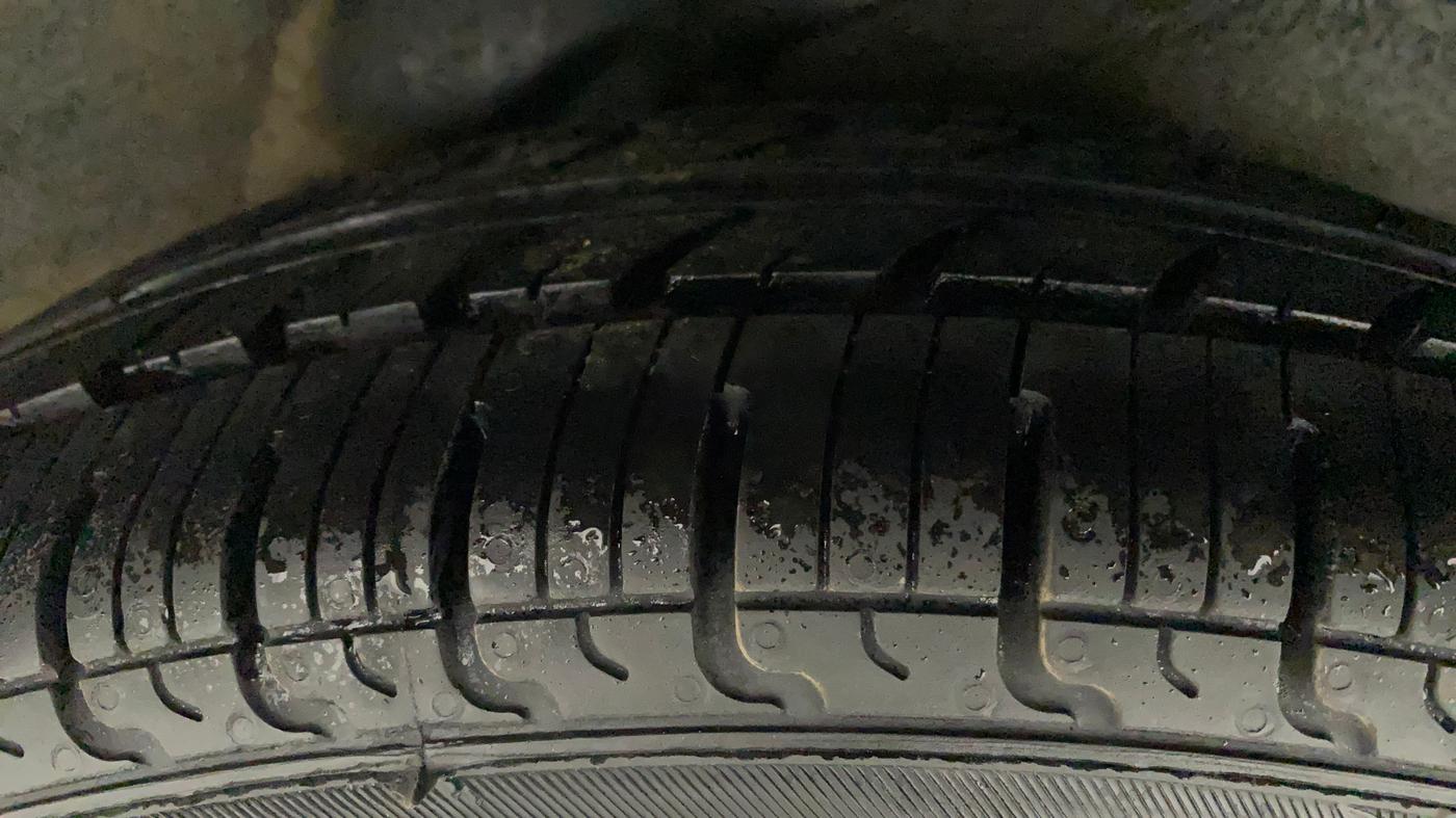 2011 Hyundai i10 MAGNA 1.1, Petrol, Manual, 82,143 km, Left Rear Tyre Tread