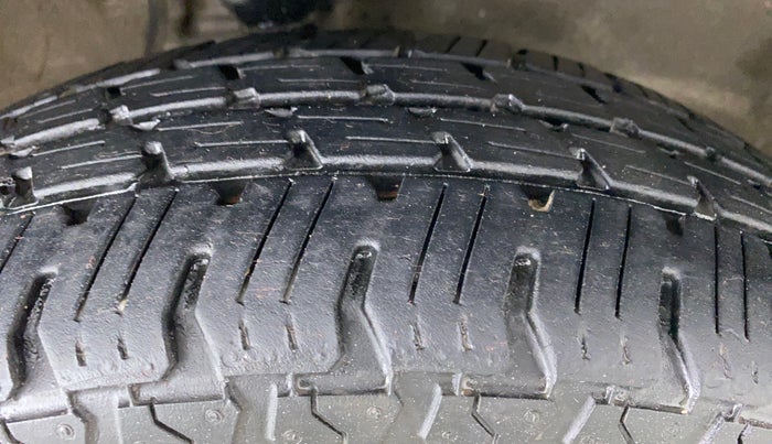 2010 Maruti Zen Estilo LXI, Petrol, Manual, 46,059 km, Right Front Tyre Tread