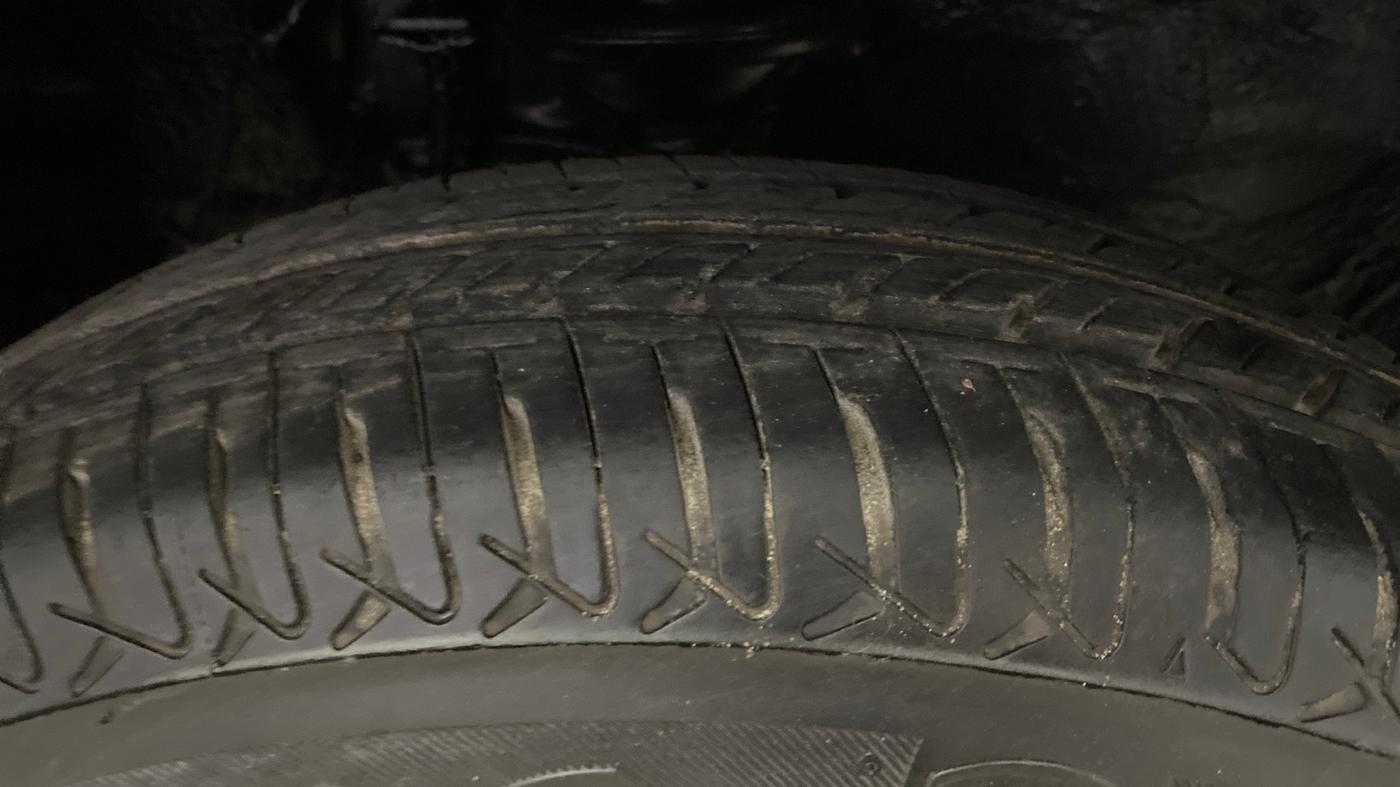 2014 Maruti Alto 800 LXI, Petrol, Manual, 49,396 km, Right Front Tyre Tread