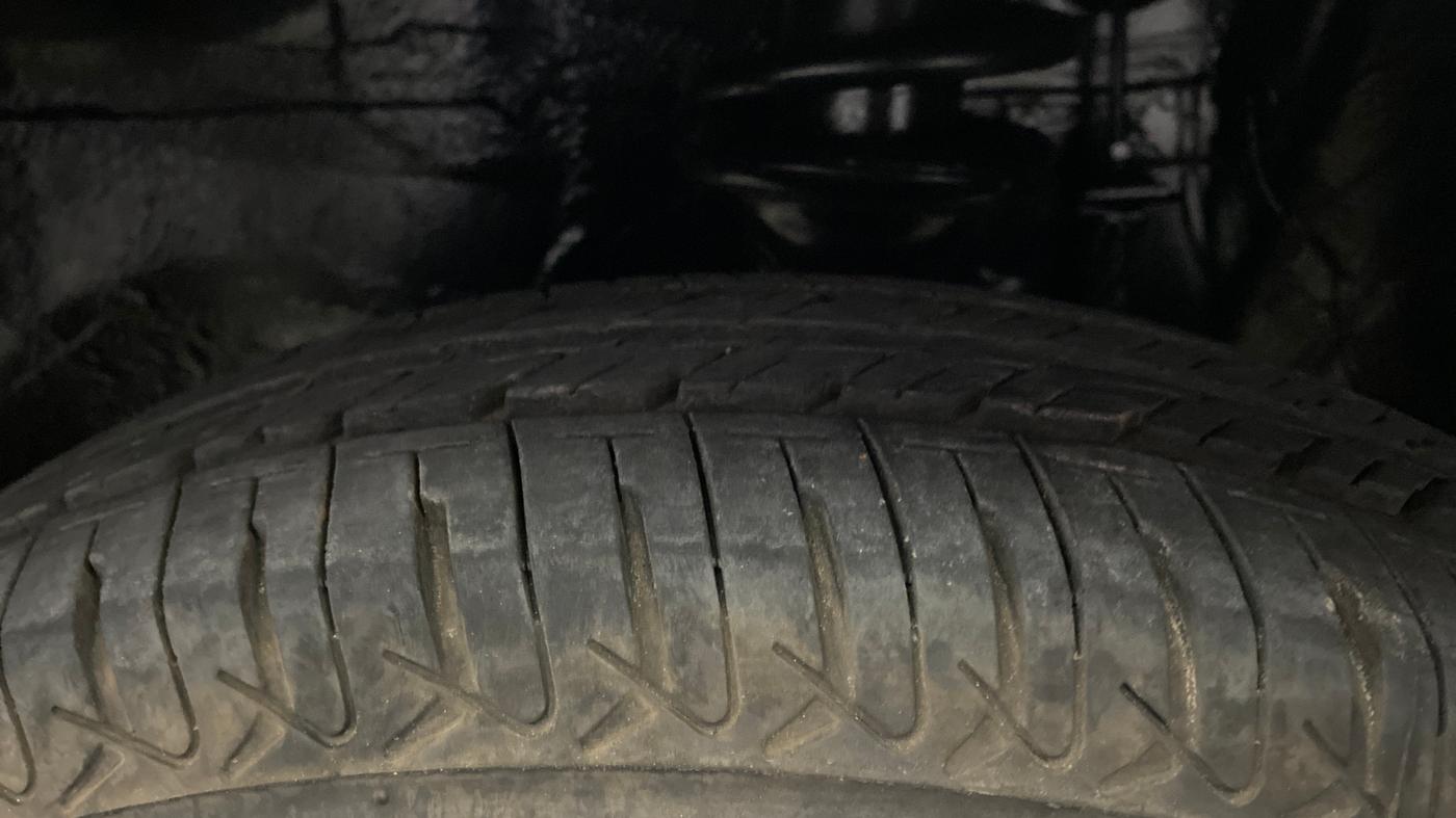 2014 Maruti Alto 800 LXI, Petrol, Manual, 49,396 km, Left Front Tyre Tread