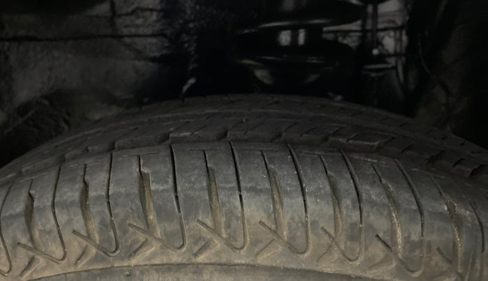 2014 Maruti Alto 800 LXI, Petrol, Manual, 49,396 km, Left Front Tyre Tread