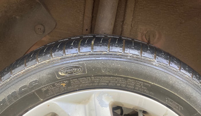 2017 Hyundai Elite i20 ASTA 1.2, Petrol, Manual, 62,286 km, Right Rear Tyre Tread