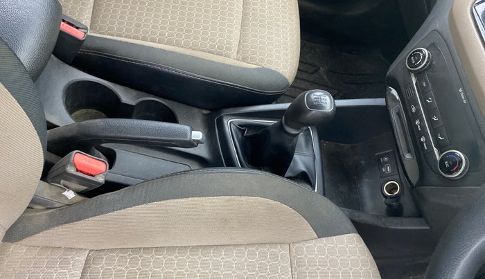 2017 Hyundai Elite i20 ASTA 1.2, Petrol, Manual, 62,286 km, Gear Lever