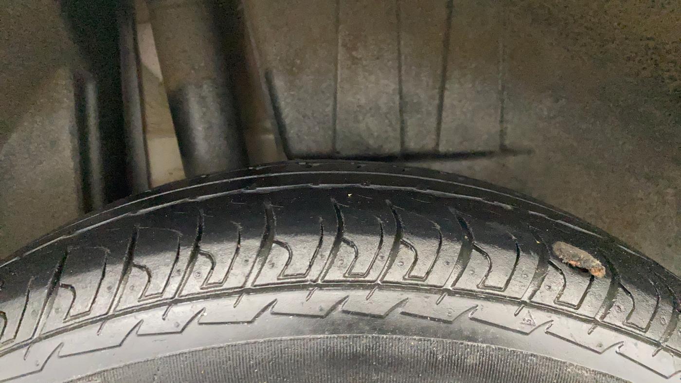 2017 Maruti Dzire VDI, Diesel, Manual, 54,180 km, Right Rear Tyre Tread
