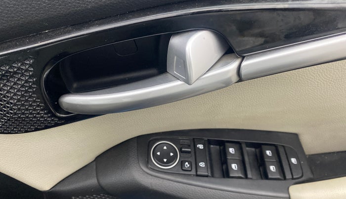 2020 KIA SELTOS HTX IVT 1.5 PETROL, Petrol, Automatic, 32,522 km, Driver Side Door Panels Control