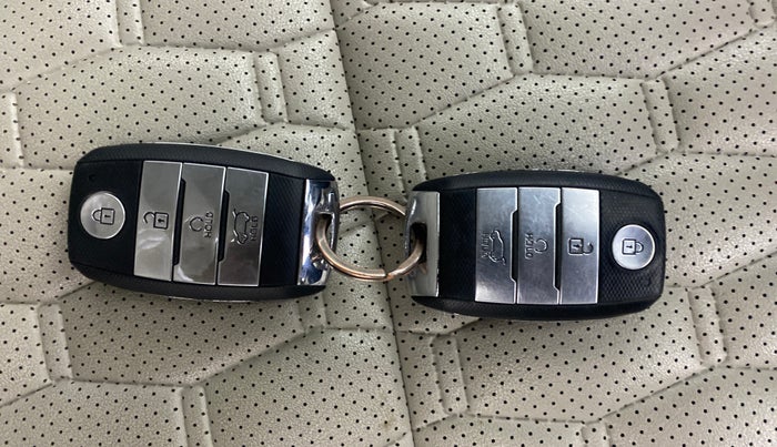 2020 KIA SELTOS HTX IVT 1.5 PETROL, Petrol, Automatic, 32,522 km, Key Close Up