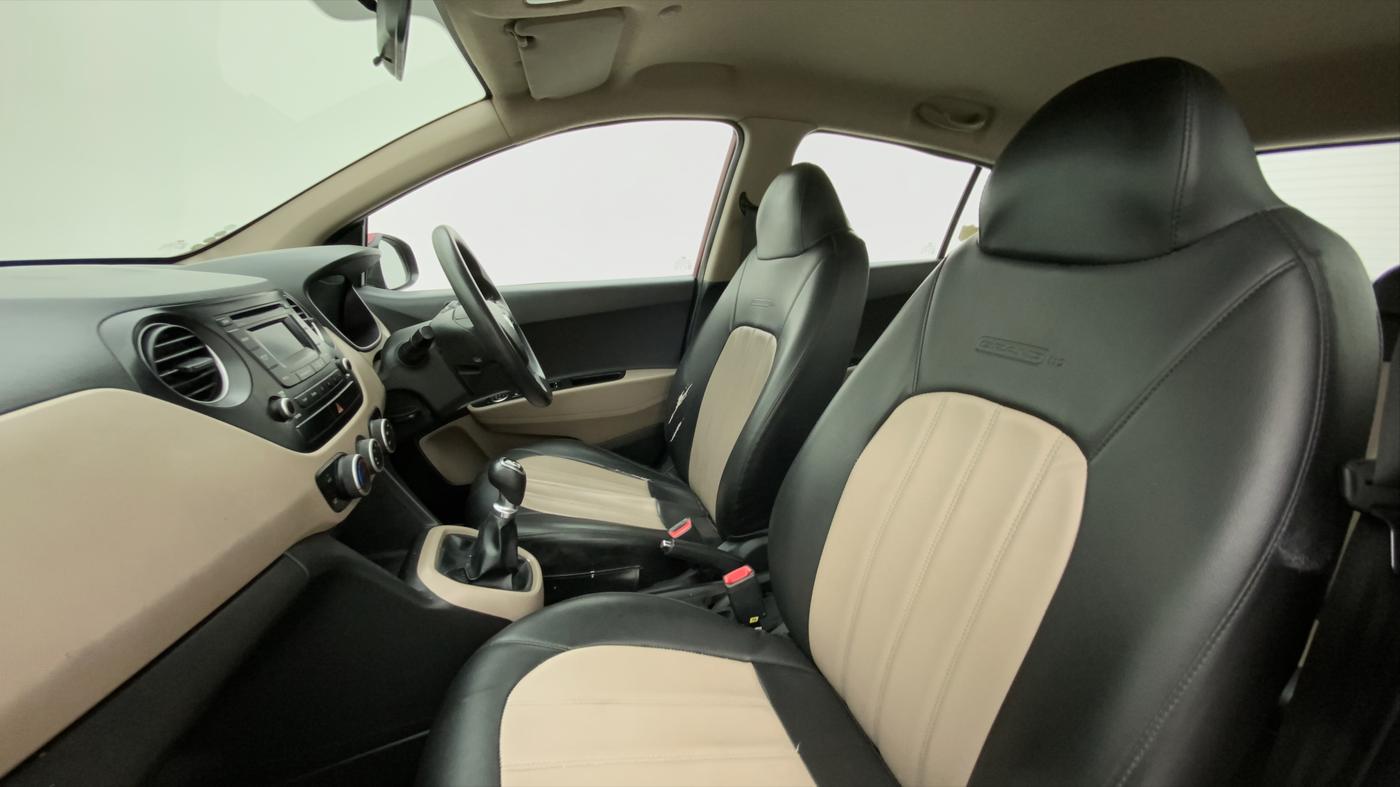 2015 Hyundai Grand i10 SPORTZ 1.2 KAPPA VTVT, Petrol, Manual, 1,03,492 km, Right Side Front Door Cabin