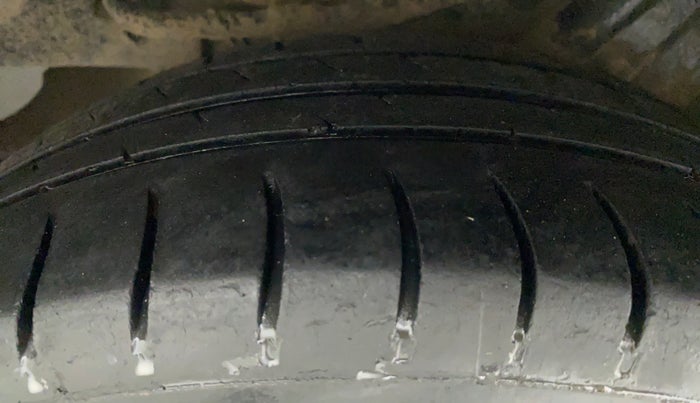 2015 Honda Brio S MT, CNG, Manual, 84,797 km, Left Rear Tyre Tread