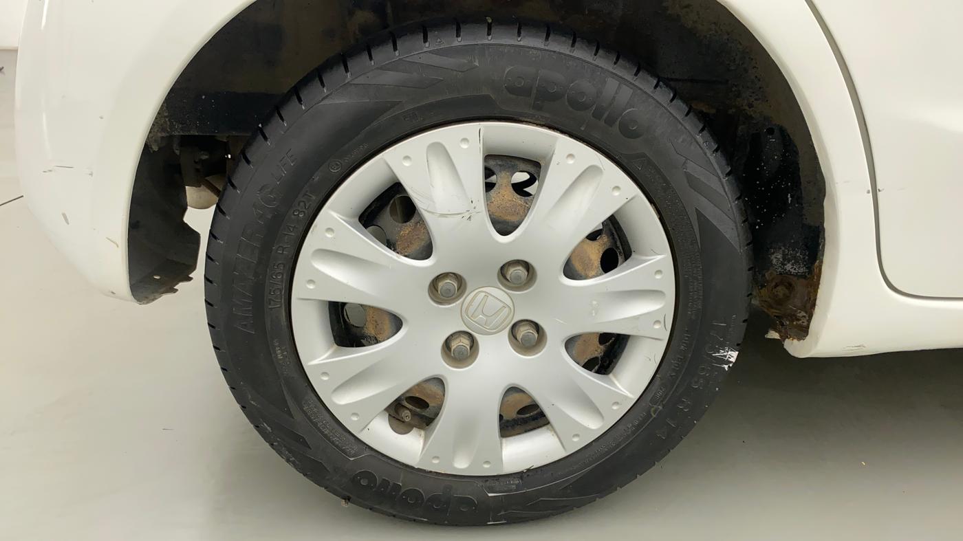 2015 Honda Brio S MT, CNG, Manual, 84,797 km, Right Rear Wheel