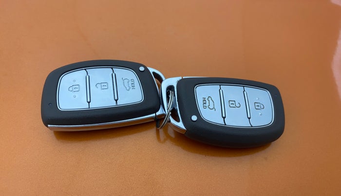 2018 Hyundai Elite i20 ASTA 1.2 (O), Petrol, Manual, 36,212 km, Key Close Up