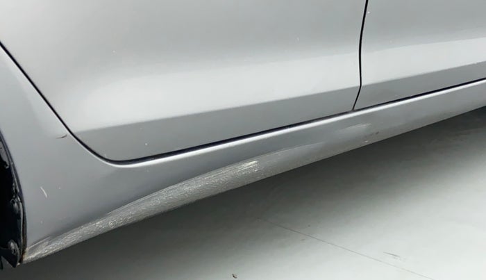 2014 Maruti Swift Dzire VXI, Petrol, Manual, 38,491 km, Right running board - Slightly dented
