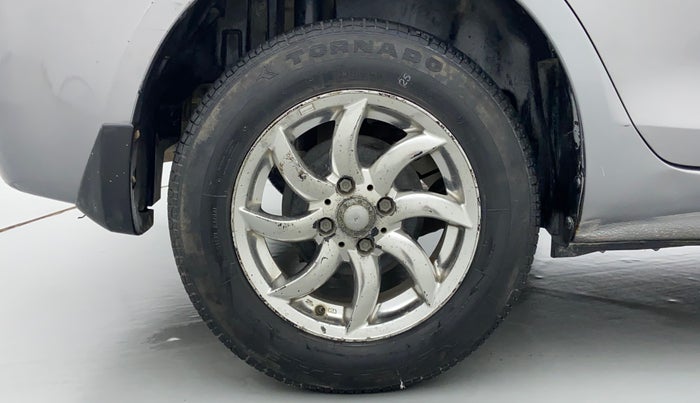 2014 Maruti Swift Dzire VXI, Petrol, Manual, 38,491 km, Right Rear Wheel